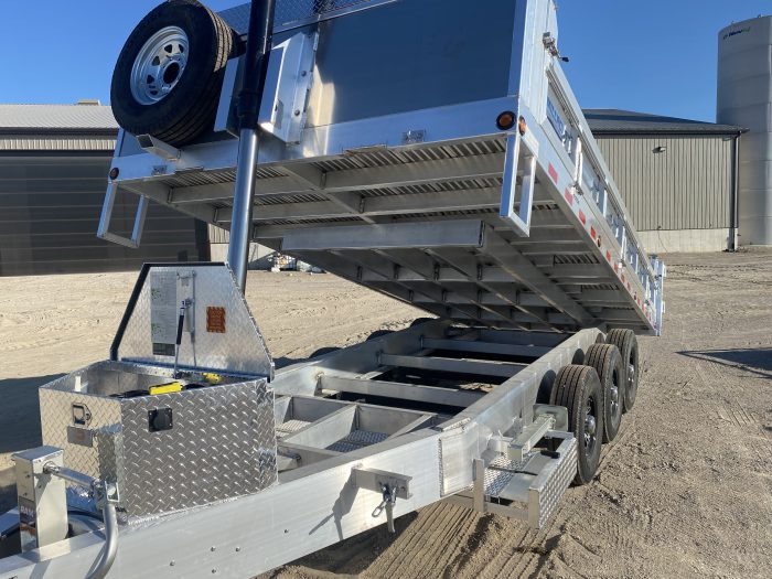 2025 Millroad MDD816-10 Dump Trailer CANADIAN MADE - Image 2