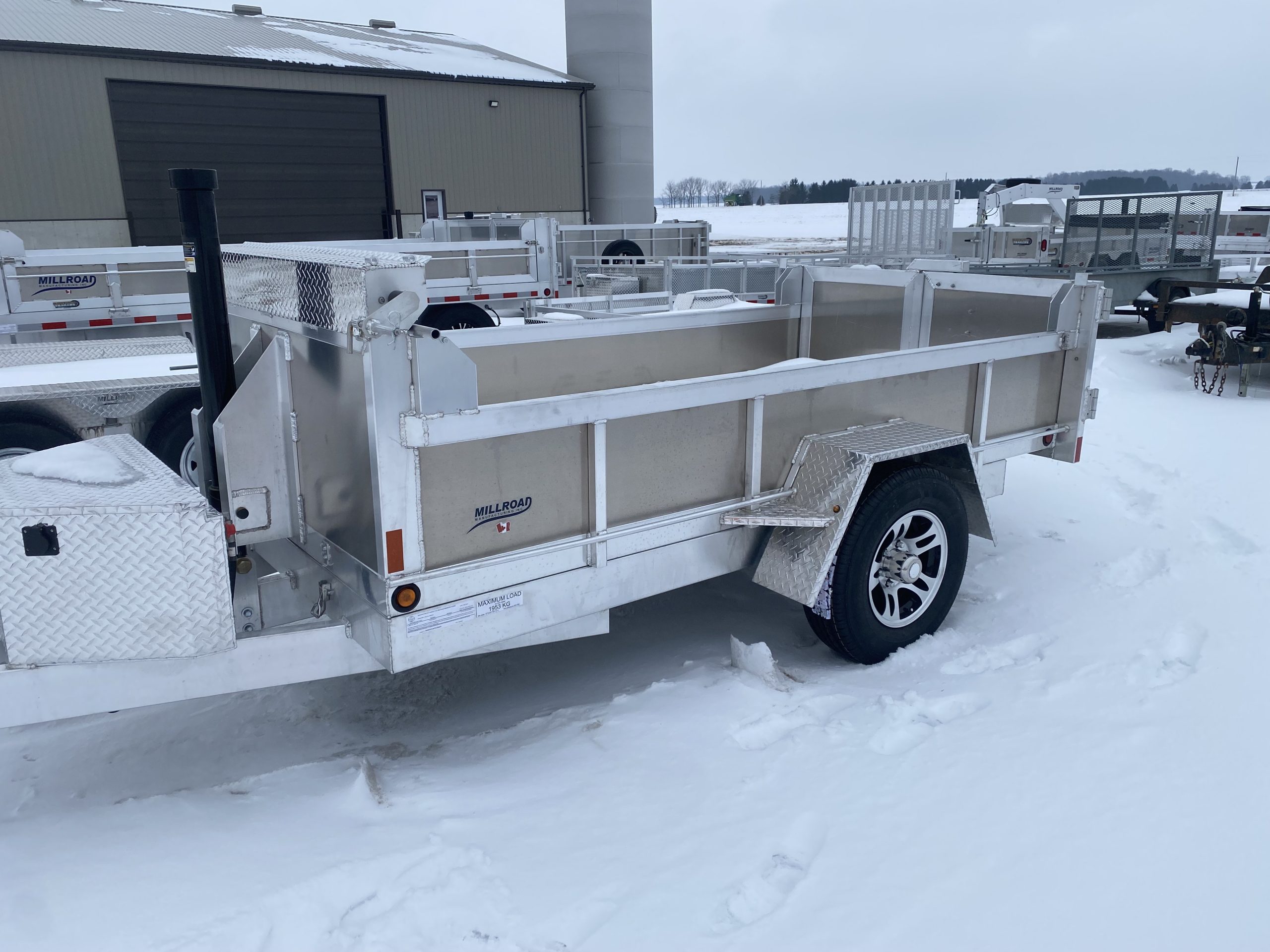 2025 Millroad MED510-2 Dump Trailer - Image 4