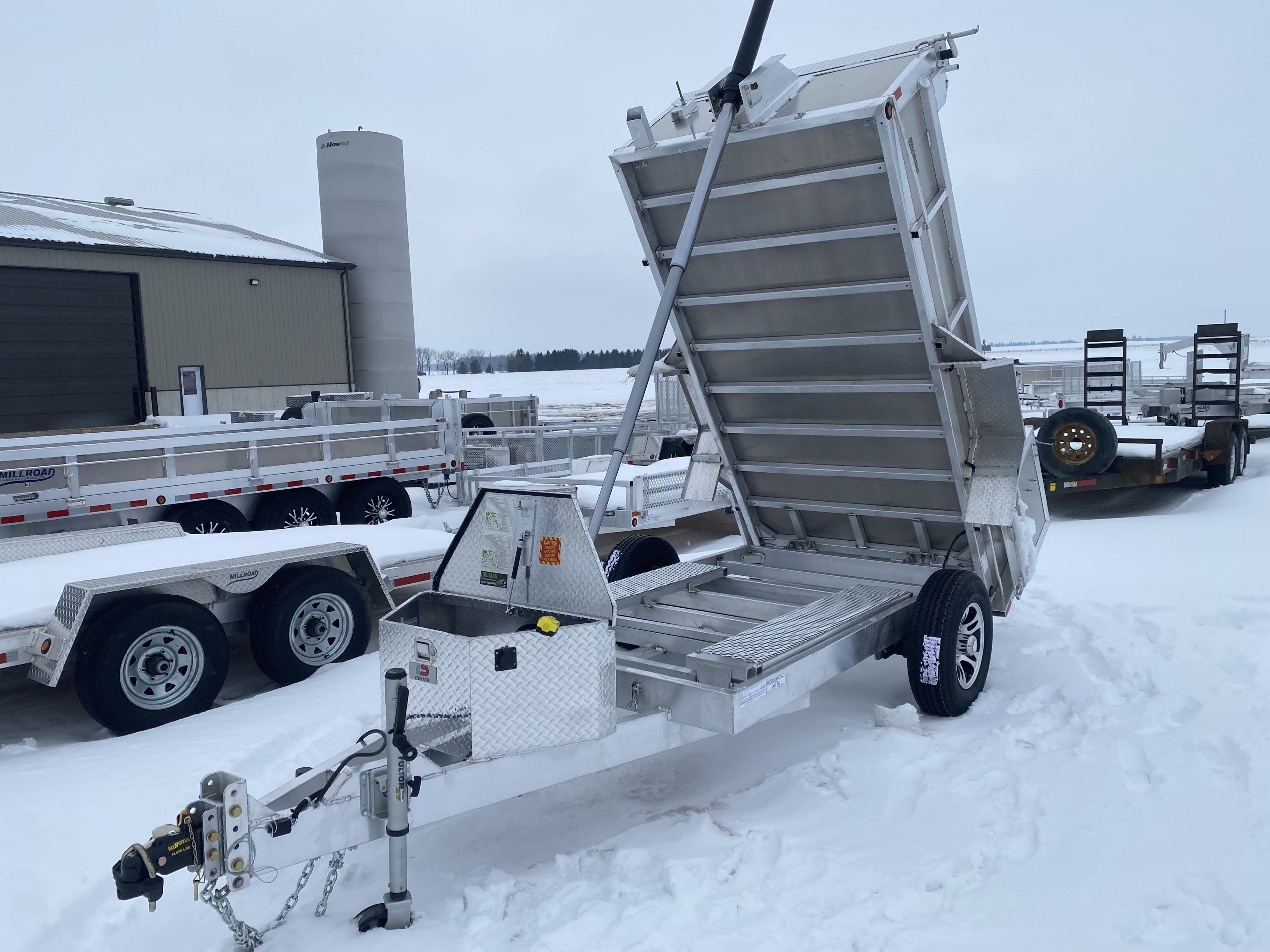 2025 Millroad MED510-2 Dump Trailer - Image 3