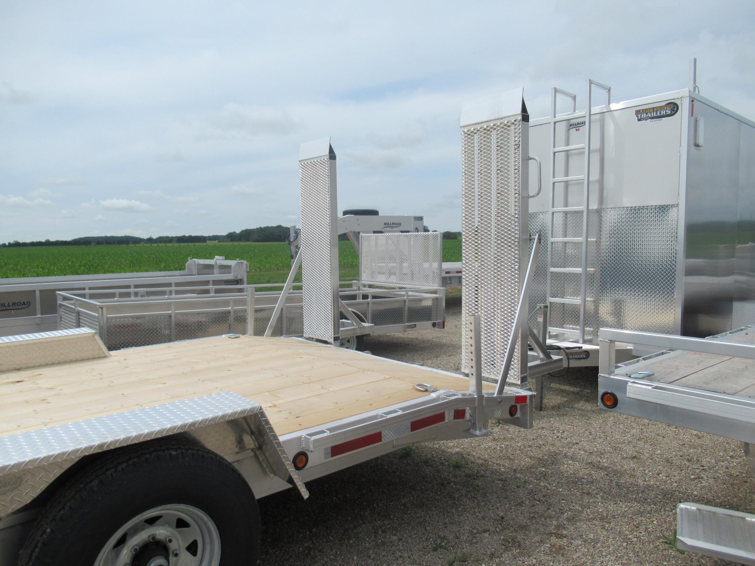 2026 Millroad Aluminum Utility Trailer CANADIAN MADE - Image 2